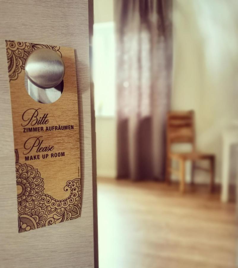 Lutz Motel Падерборн Екстериор снимка
