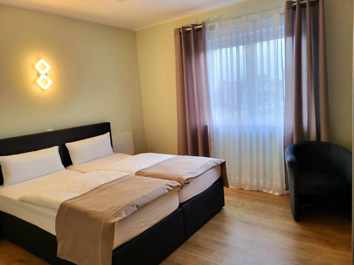 Lutz Motel Падерборн Екстериор снимка